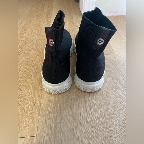 Black Wishbone sock boot running shoes - Picture 2 of 5